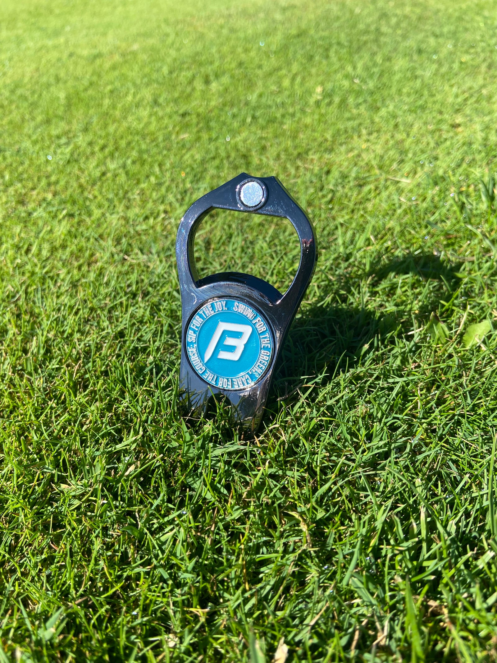 Big Fred’s Swing, Fix & Sip Divot Tool - A Golfer’s Trusty Sidekick - Big Fred Golf